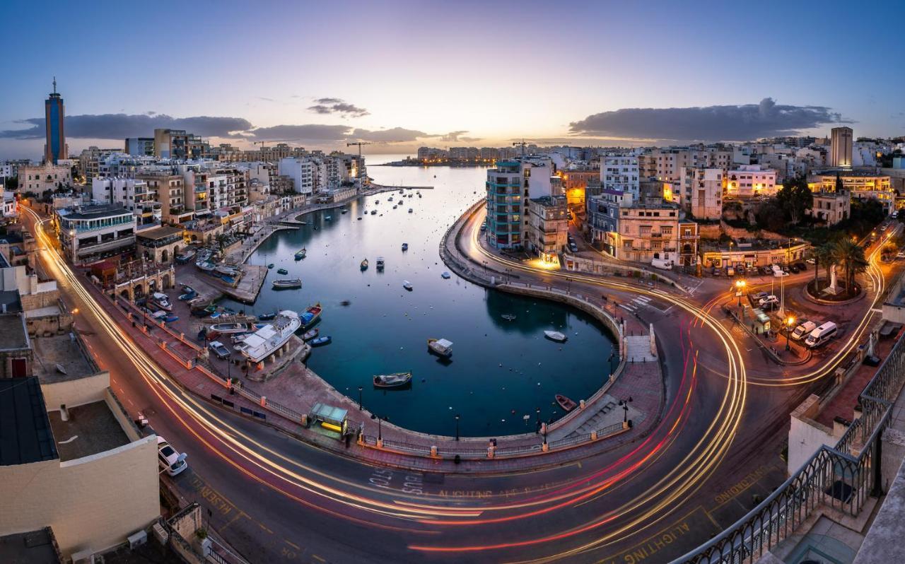 Deluxe Apartment Steps To St George'S Bay سانت جوليان المظهر الخارجي الصورة