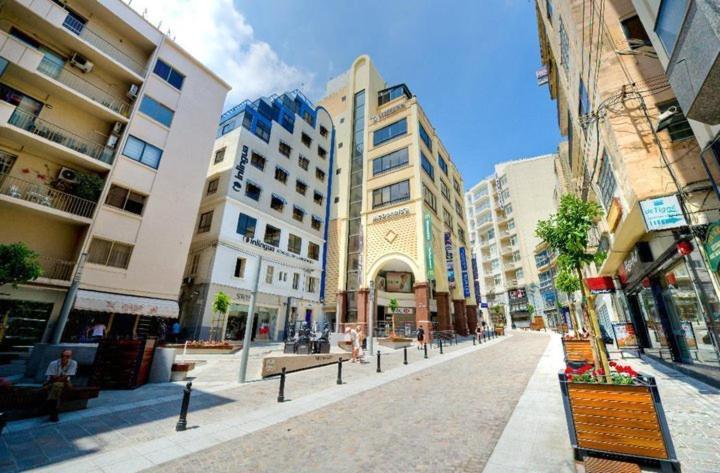 Deluxe Apartment Steps To St George'S Bay سانت جوليان المظهر الخارجي الصورة