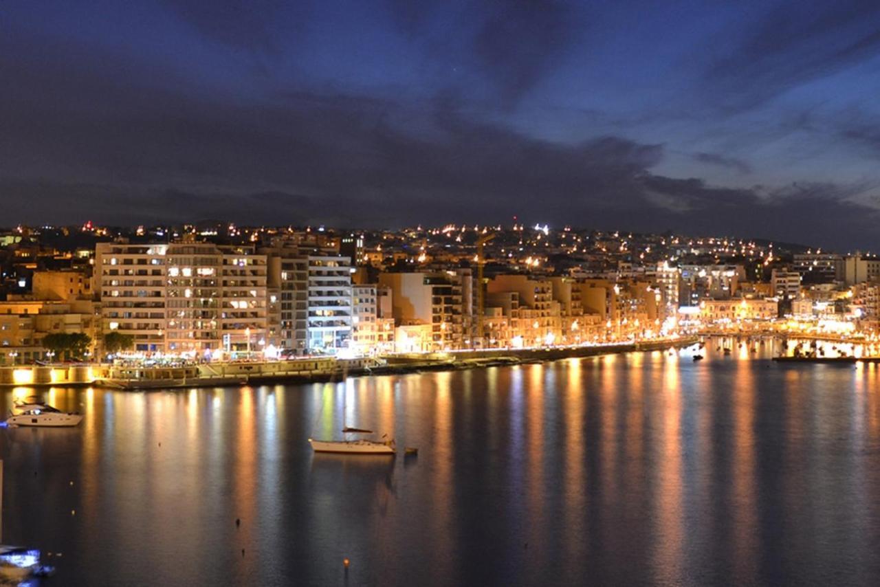 Deluxe Apartment Steps To St George'S Bay سانت جوليان المظهر الخارجي الصورة