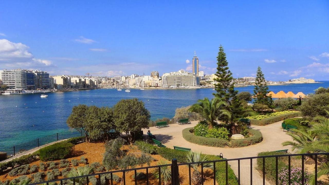 Deluxe Apartment Steps To St George'S Bay سانت جوليان المظهر الخارجي الصورة